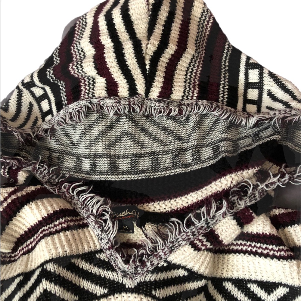 sweater - Picture 5 of 9